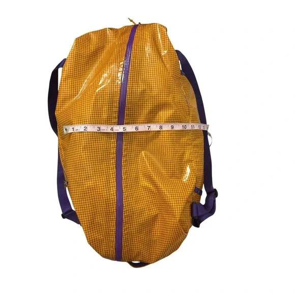 PATAGONIA BLACK HOLE DUFFEL ORANGE PURPLE GRID PLZ READ 30L PATAGONIA BLACK HOLE DUFFEL ORANGE PURPLE GRID PLZ READ 30L